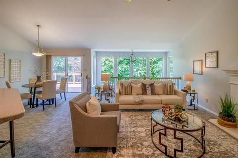 1306 Arbor Bluff Cir, Ballwin, MO 63021 photo 9