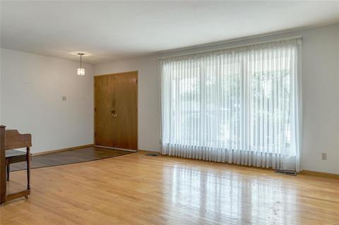 4559 Valmeyer Dr, Saint Louis, MO 63128 photo 4