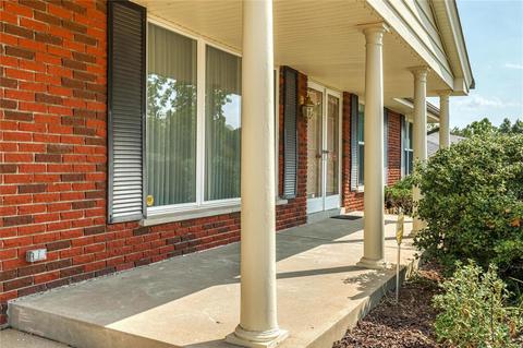 4559 Valmeyer Dr, Saint Louis, MO 63128 photo 3
