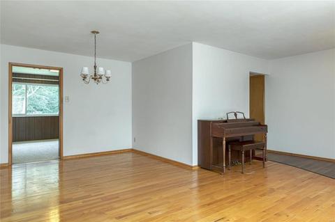 4559 Valmeyer Dr, Saint Louis, MO 63128 photo 7