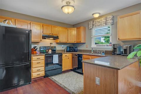 2921 White Stable Dr, O'fallon, MO 63368 photo 9