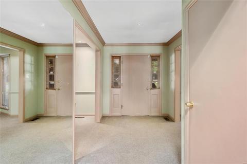 14 Williamsburg Rd, Saint Louis, MO 63141 photo 3