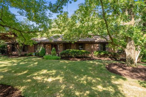 14 Williamsburg Rd, Saint Louis, MO 63141 photo 1
