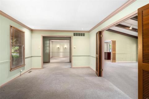 14 Williamsburg Rd, Saint Louis, MO 63141 photo 6