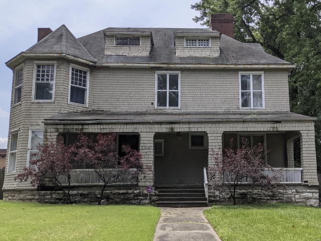 6014 W Cabanne Pl, Saint Louis, MO 63112