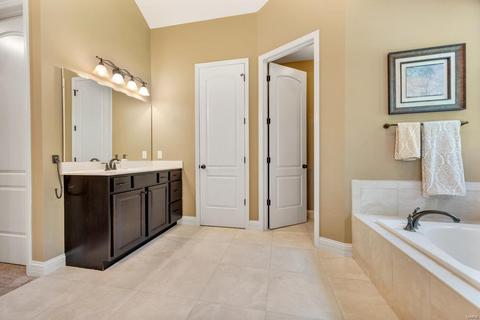 168 Point Lansing Cir, Ballwin, MO 63021 photo 37