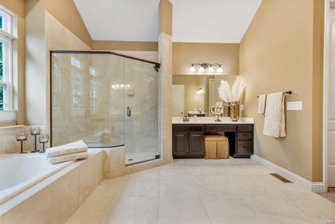 168 Point Lansing Cir, Ballwin, MO 63021 photo 35