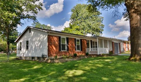 105 Baxter Acres Dr, Manchester, MO 63011 photo 2