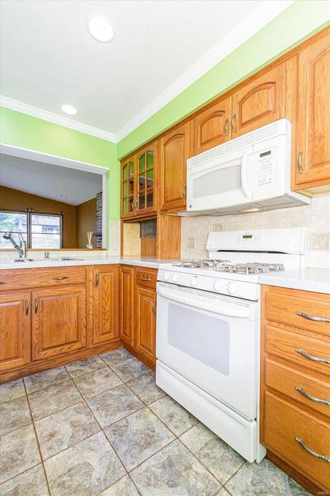 346 Towerwood Dr, Ballwin, MO 63021 photo 17