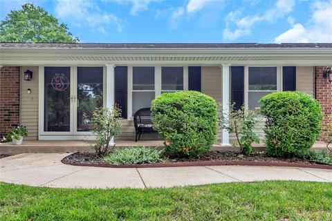 920 Napoli Dr, Ballwin, MO 63021 photo 2