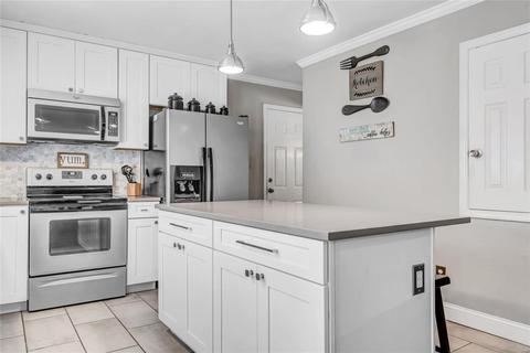 920 Napoli Dr, Ballwin, MO 63021 photo 4