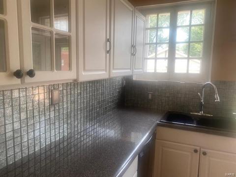 3700 Oakmount Ave, Saint Louis, MO 63121 photo 3