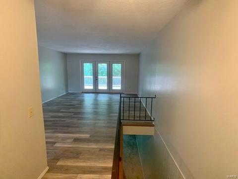 842 Conestoga Dr, Manchester, MO 63021 photo 2