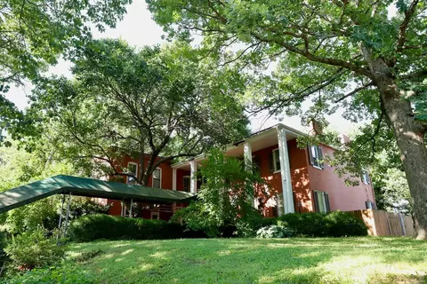 4424 Randall Pl, Saint Louis, MO 63107