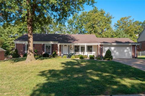 329 Norwich Ct, Ballwin, MO 63011 photo 1