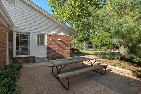 329 Norwich Ct, Ballwin, MO 63011 photo 17