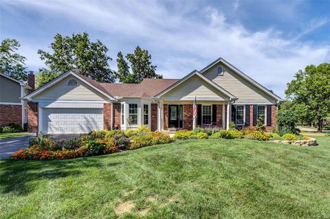 705 Fox Briar Ln, Ballwin, MO 63021 photo 1
