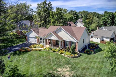705 Fox Briar Ln, Ballwin, MO 63021 photo 2