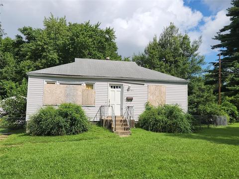 6301 Everett Dr, Saint Louis, MO 63134 photo 1