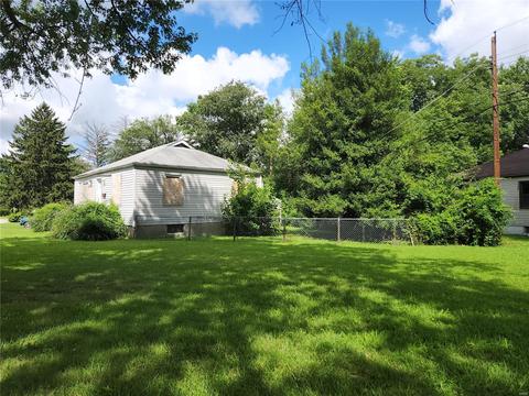6301 Everett Dr, Saint Louis, MO 63134 photo 4