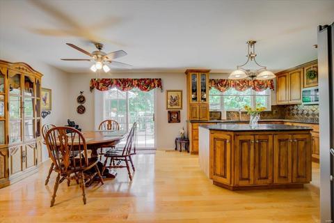 435 Breezewood Dr, Ballwin, MO 63011 photo 11
