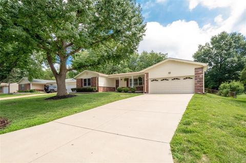 508 Ranch Dr, Manchester, MO 63011 photo 2