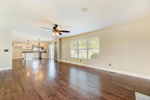 1437 Sunview Dr, O'fallon, MO 63366 photo 4