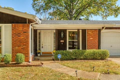 404 Wildbrier Dr, Ballwin, MO 63011 photo 2