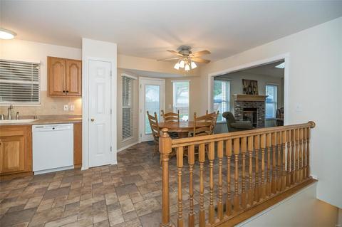 1474 Chambers Dr, O'fallon, MO 63366 photo 12