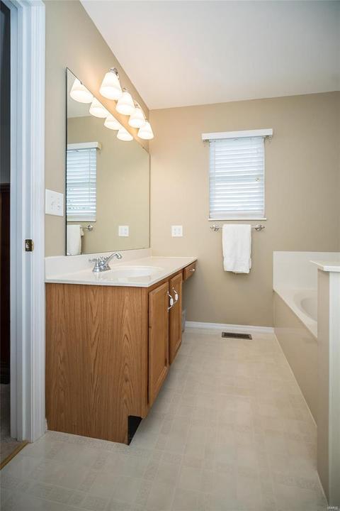 1474 Chambers Dr, O'fallon, MO 63366 photo 23