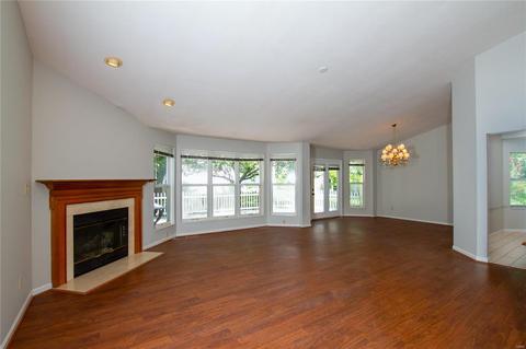 5 Schoolhouse Ct, O'fallon, MO 63368 photo 2
