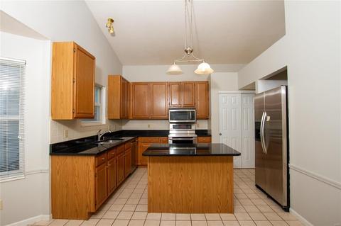 5 Schoolhouse Ct, O'fallon, MO 63368 photo 4