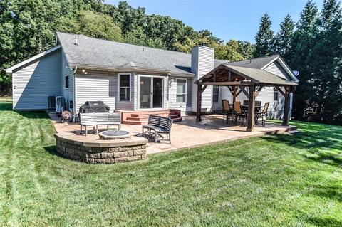 983 Kiefer Trails Dr, Ballwin, MO 63021 photo 4