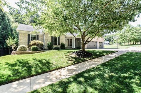 983 Kiefer Trails Dr, Ballwin, MO 63021 photo 2