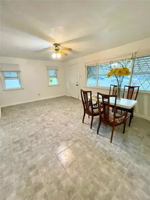423 Warfield Ave, Ferguson, MO 63135 photo 5