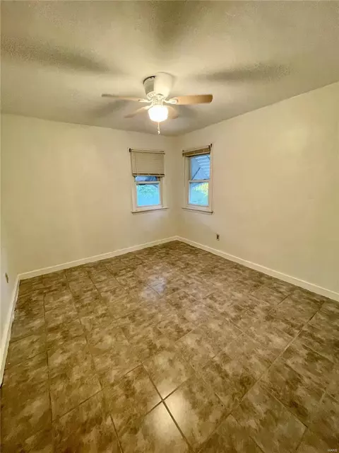 423 Warfield Ave, Ferguson, MO 63135 photo 8