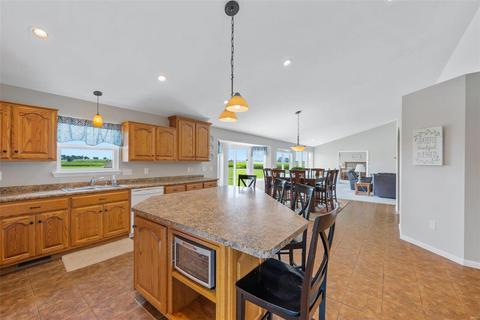 301 N Quail Point Dr, O'fallon, MO 63366 photo 2