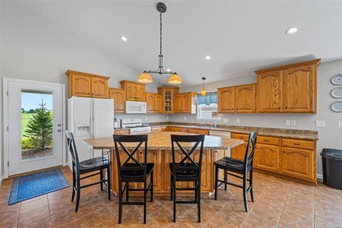 301 N Quail Point Dr, O'fallon, MO 63366 photo 3