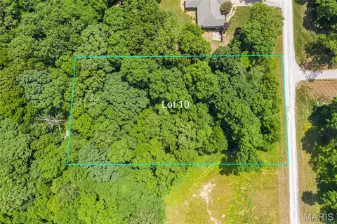 10 Weeks Ln, Litchfield, IL 62056