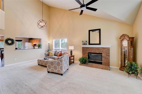 1052 Johanna Dr, Ballwin, MO 63021 photo 2