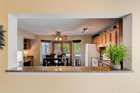 1052 Johanna Dr, Ballwin, MO 63021 photo 9