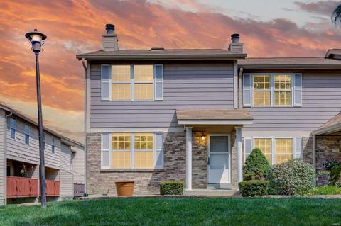 275 Carmel Woods Dr, Ellisville, MO 63021 photo 1