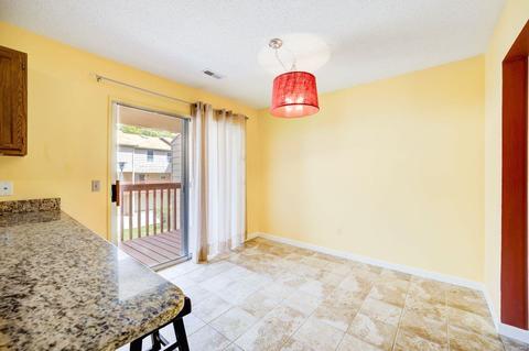 275 Carmel Woods Dr, Ellisville, MO 63021 photo 9