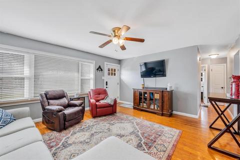238 Nancy Pl, Ballwin, MO 63011 photo 4