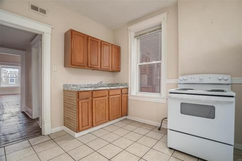 562 Eiler St, Saint Louis, MO 63111 photo 8