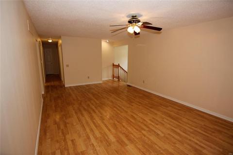 102 Caravel Ct, Ballwin, MO 63021 photo 5