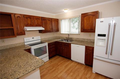 102 Caravel Ct, Ballwin, MO 63021 photo 8