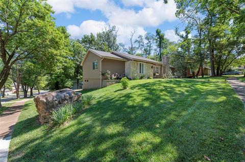 900 Dinard Dr, Manchester, MO 63021 photo 2