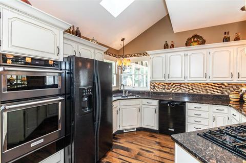 718 Carman Meadows Dr, Manchester, MO 63021 photo 9