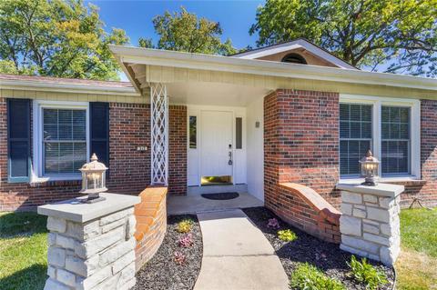 312 Hill Trail Dr, Ballwin, MO 63011 photo 3